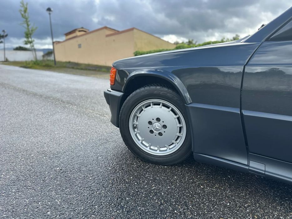 Mercedes-Benz W201 (1982-1993) 190E 2.3-16V foto 3