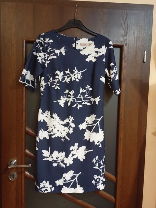 Sukienka do kolan midi 38 M elastyczna letnia wiosenna w kwiaty