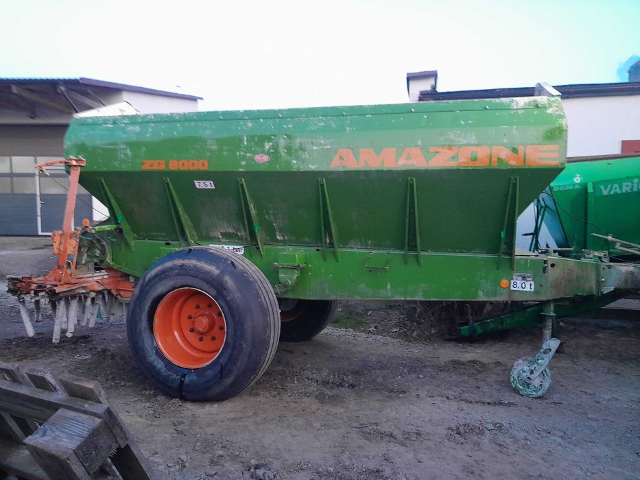 Rozsiewacz wapna Amazone ZG 8000