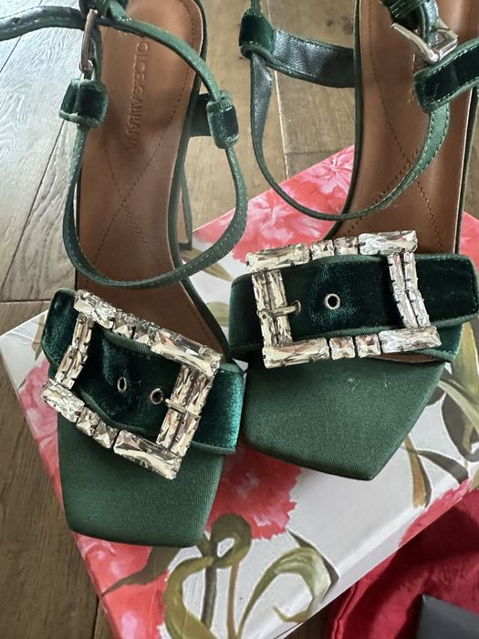 Ekskluzywne szpilki Dolce & Gabbana – elegancja w najlepszym wydaniu!