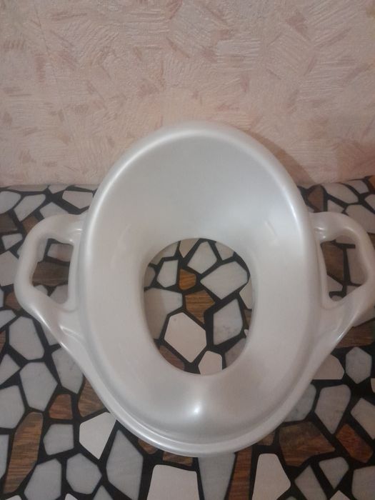 Накладка на унитаз.