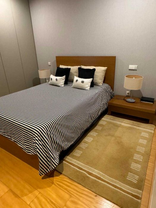 2 Mesinhas de cabeceira de quarto  (carvalho)