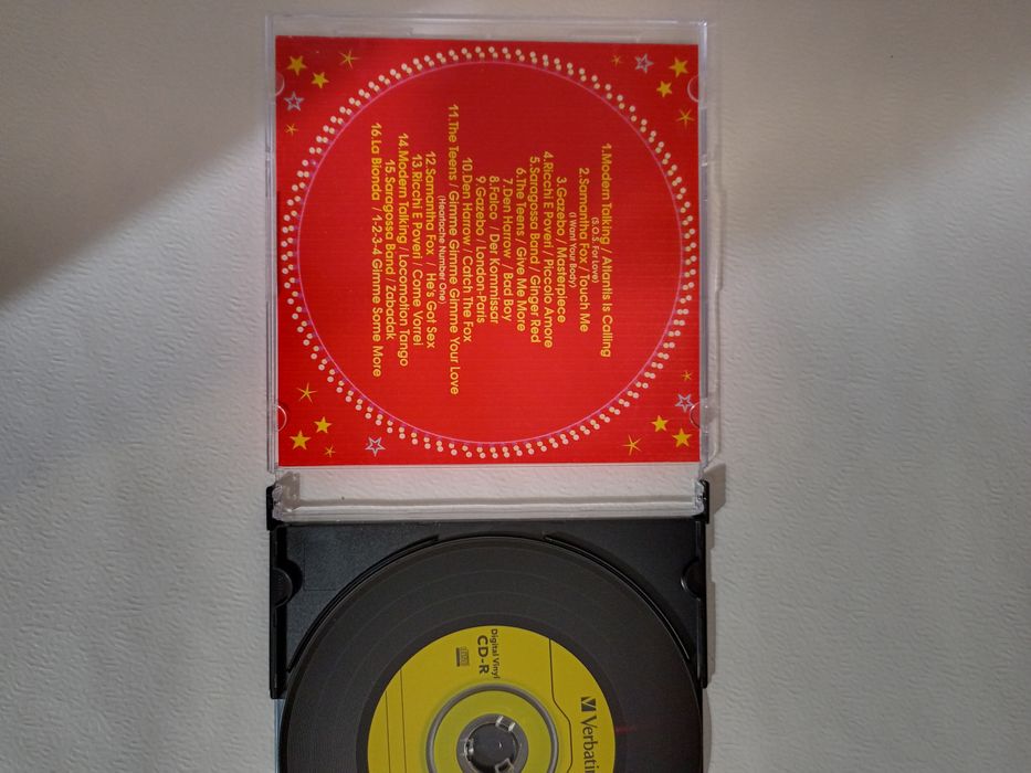 Аудио диски с музыкой новые.