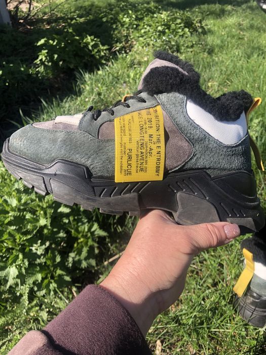 Кросівки жіночі шкіряні