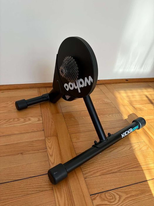 Trenażer interaktywny Wahoo Kickr Core + kaseta