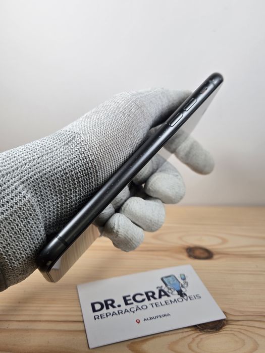 iPhone 11 Preto 64GB  + 1 Ano de Garantia
