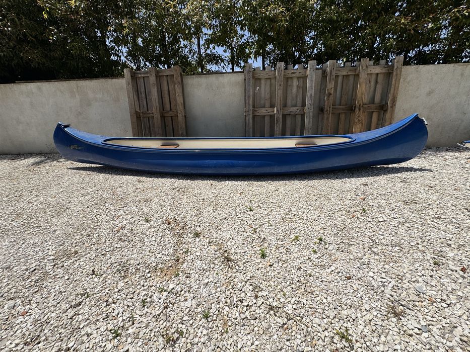 Canoa em fibra maciça – 2 lugares + 2 pagaias + bancos de madeira