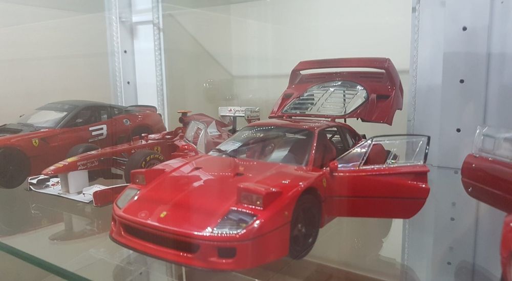Miniatura Ferrari 1:18