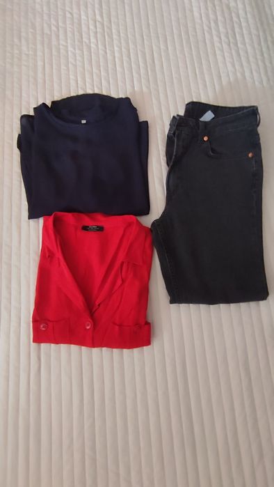 Conjunto de calças de ganga, 1 camisa vermelha e 1 blusa azul