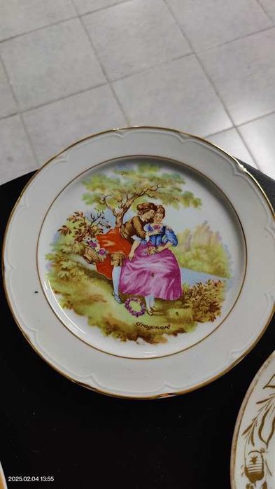 Pratos decorativos antigos