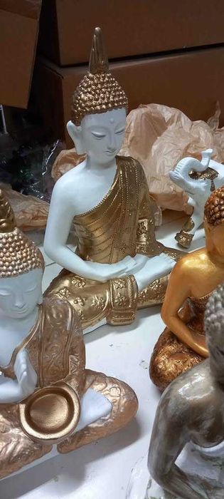 Deusas e Budas em Cerâmica