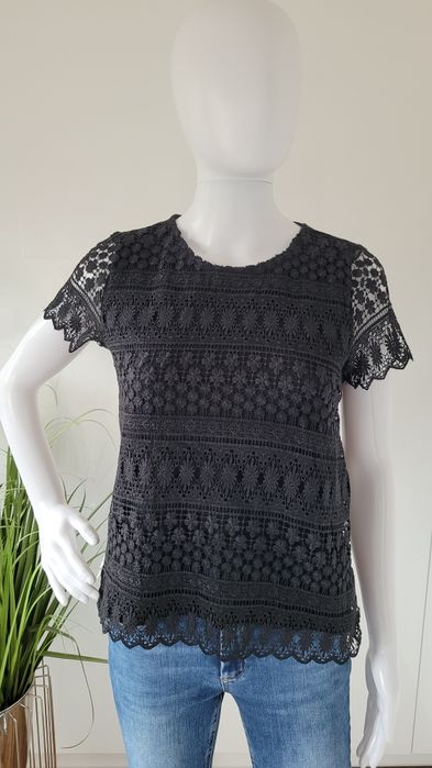 Bluzka damska z haftem czarna Stradivarius S

Wymiary: 
- dł