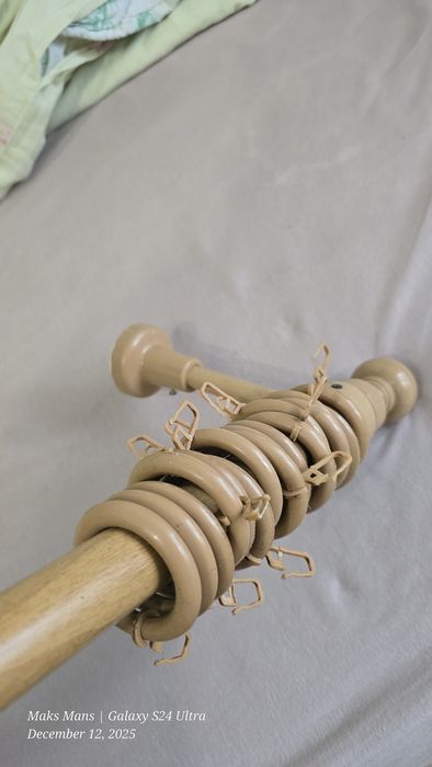 Продам карниз пластик