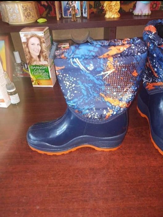 Продам взуття на хлопчика