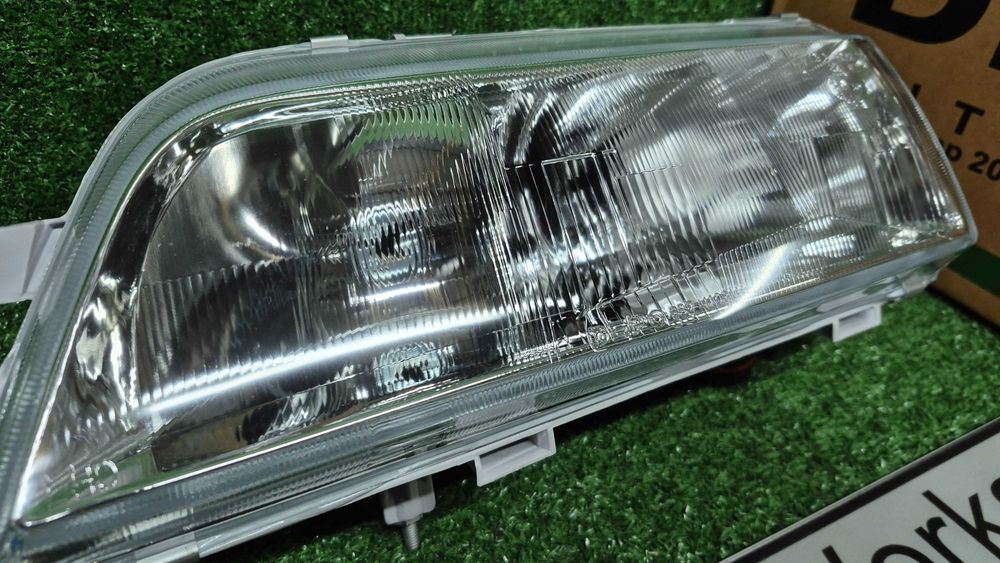 Otica Farol Esquerdo Rover 214 414 de 1993 a 1995 ref. 882-1103L-LD-E NOVO