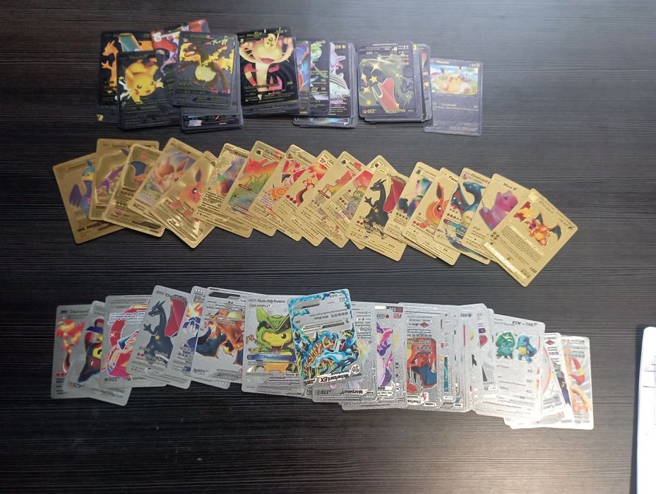 Pokemon karty 2 albumy gra