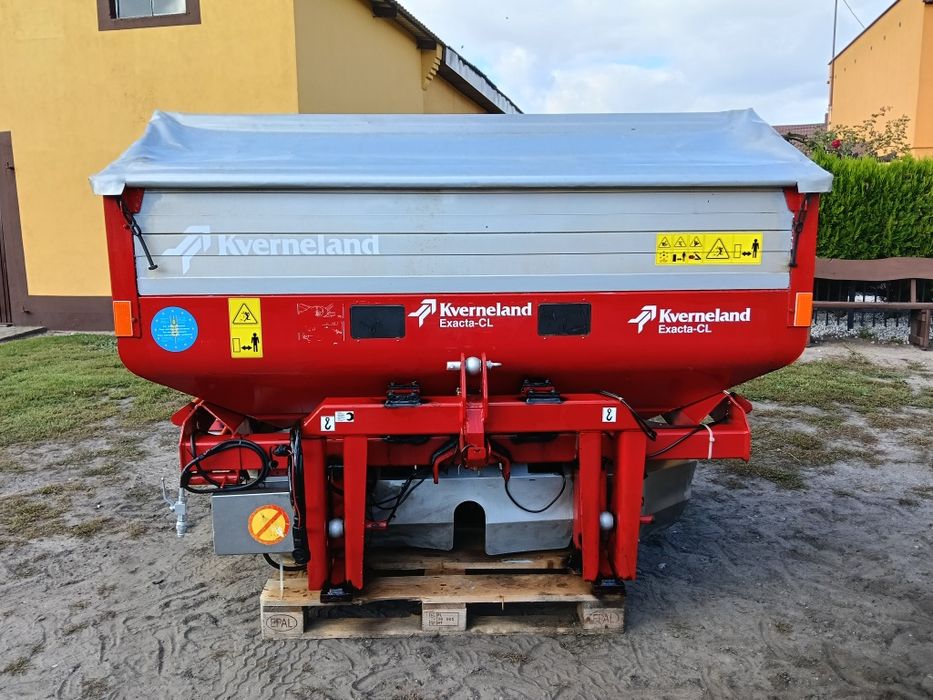 Kverneland Exacta-CL EW 2000 l – rozsiewacz nawozu z wagą i komputerem
