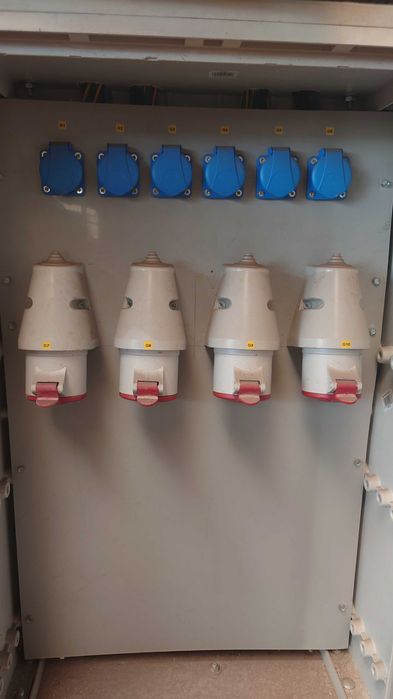 Sprzedam rozdzielnię budowlaną