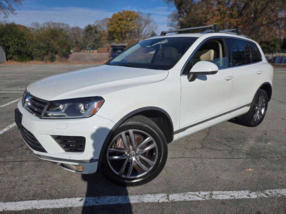 Volkswagen Touareg VR6 Lux      2016