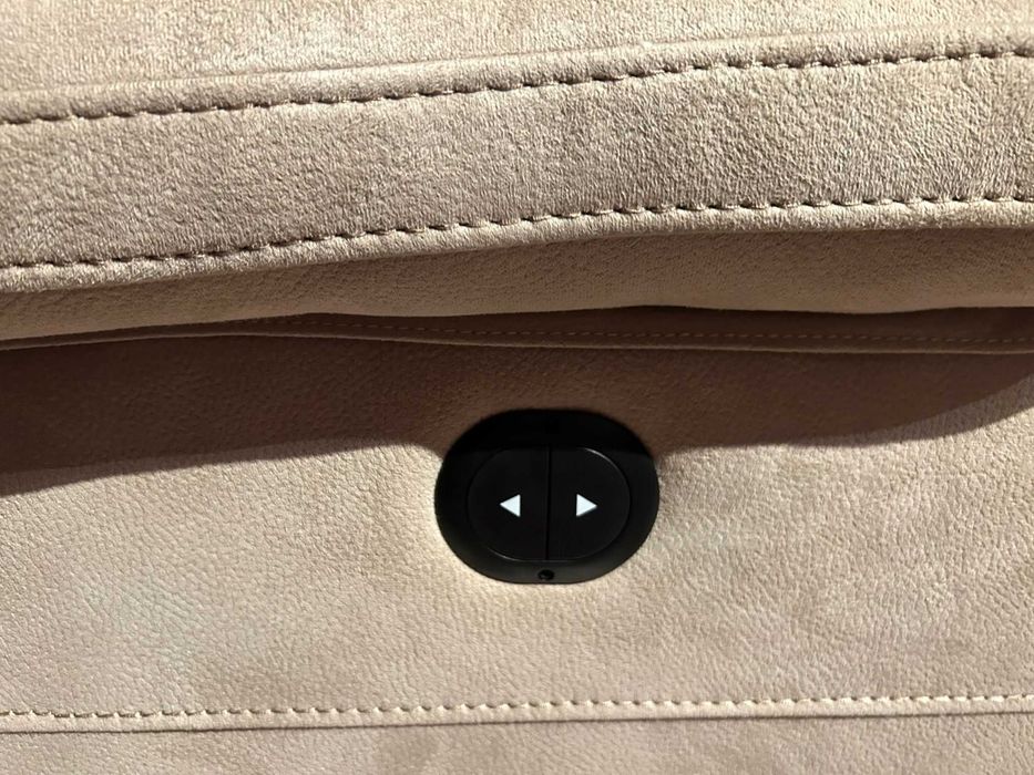 Sofá Moderno – Excelente Estado