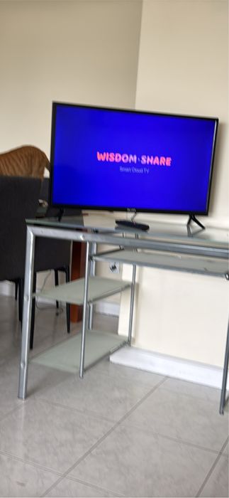 Mesa para computador + TV 32 polegadas