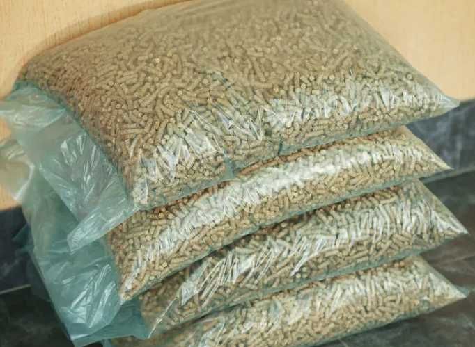 Pellet / Pelet drzewny sosnowy – producent polski | bez spieków