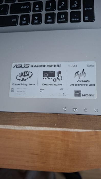 Laptopy  ASUS R556L