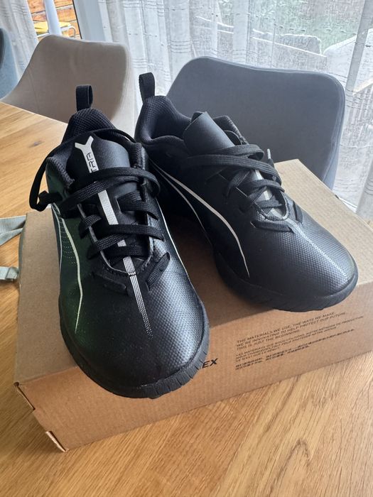 Buty pilkarskie na murawę  Puma r.32