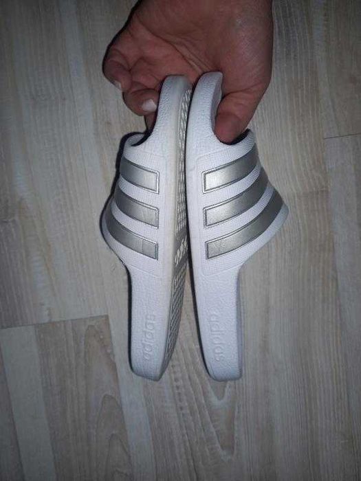 Шлепки    adidas