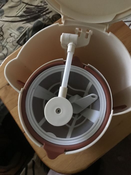 Продам кавоварку .