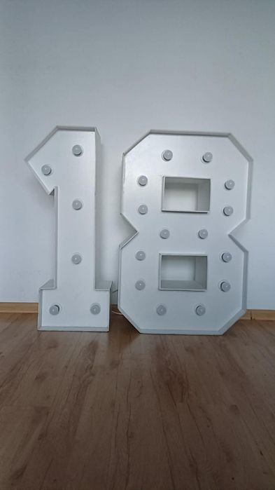 Urodziny cyfry 18 led