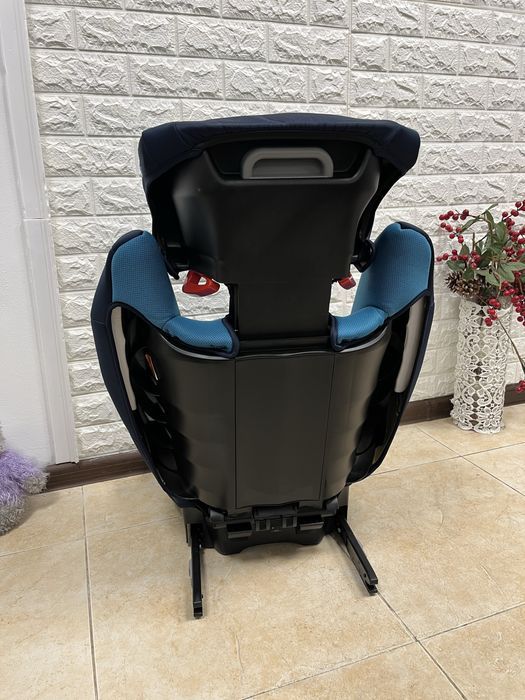 Автокрісло Recaro Monza Nova Evo Seatfix Група 2/3 (15-36 кг) бустер