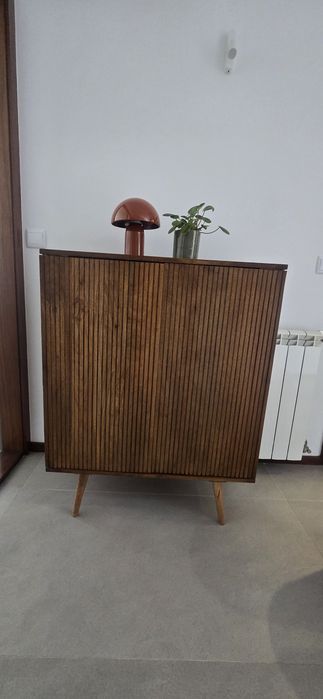 Aparador de Madeira Estilo Mid-Century