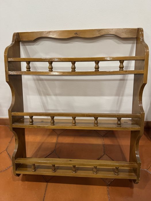 Estantes pinho - louceiro