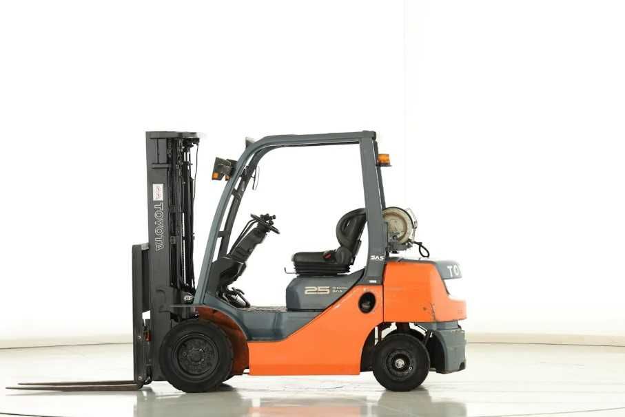 Навантажувач Toyota 2.5 т, вилочний погрузчик газ/бензин, Тойота 2.5 т