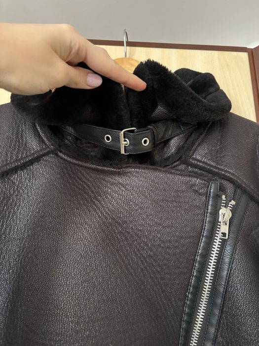 Жіноча чорна дублянка