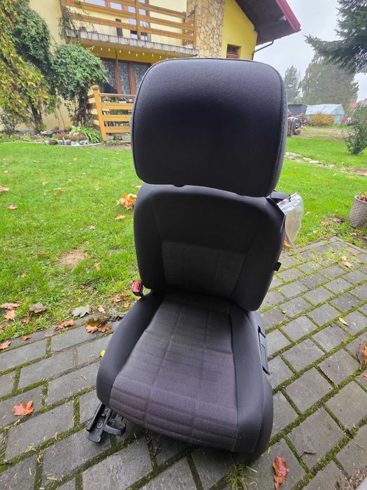Fotel kierowcy golf IV 3 drzwiowy stan bardzo dobry
