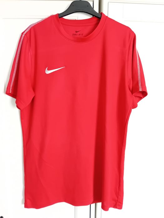 #Nike T-shirt czerwony M