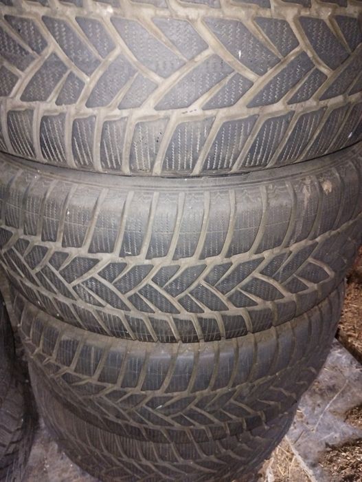 4 szt opon 255/55r18  Dunlop bieżnik 7-8mm