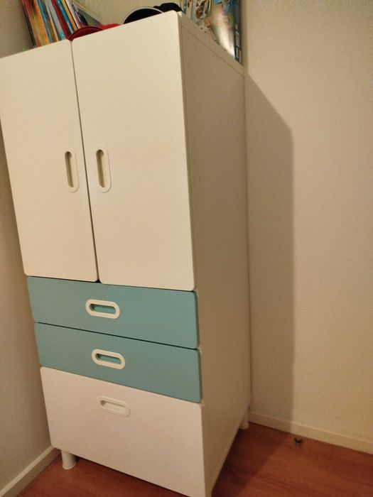 Roupeiro IKEA criança