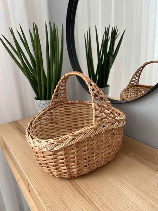 Плетений кошик із лози. Пасхальна корзина. Кошик Великодній