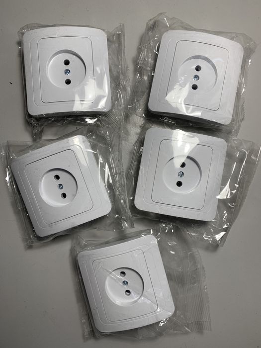 Розетки нові
