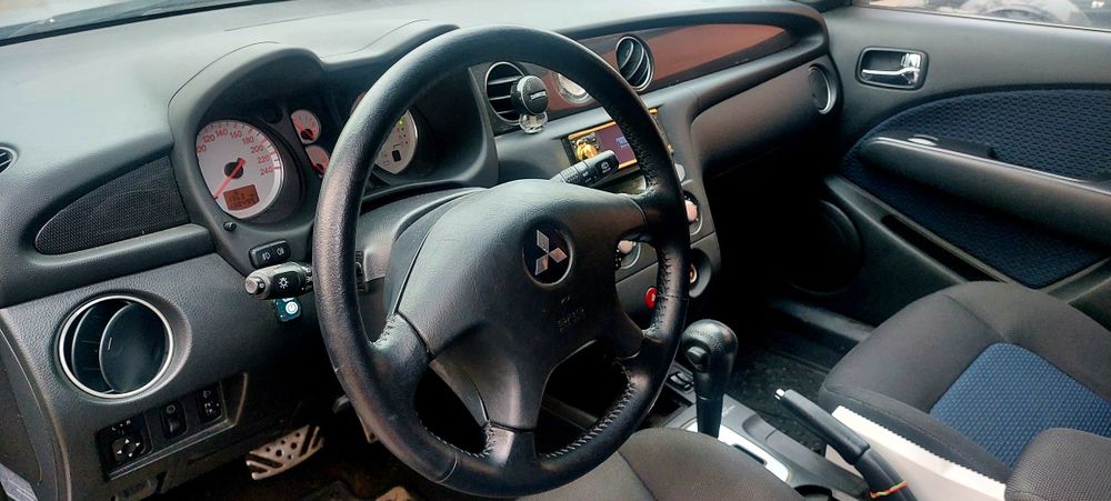 Mitsubishi Outlander для ЗСУ обмін/продаж два авто на мікроавтобус