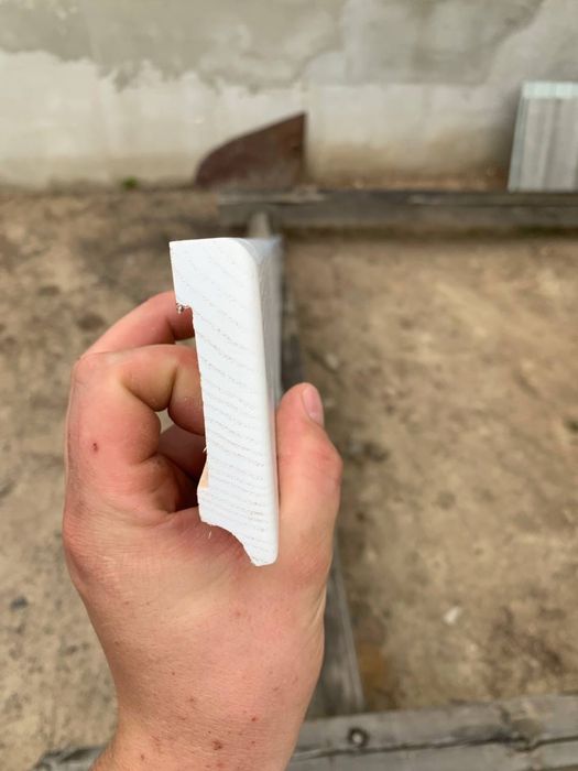 Плінус деревʼяний новий