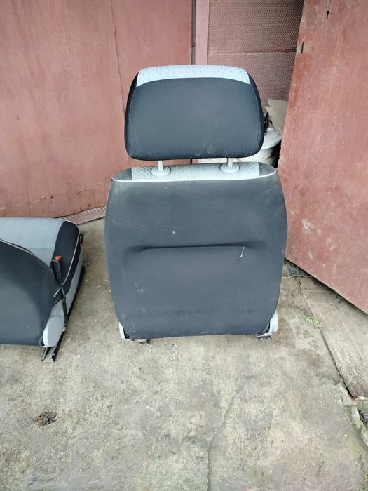 Cидіння передні Caddy