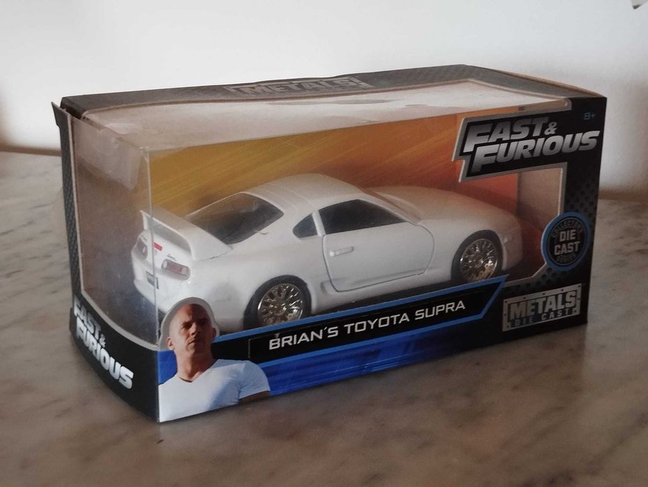 Carros Fast and Furious 1/32 na caixa