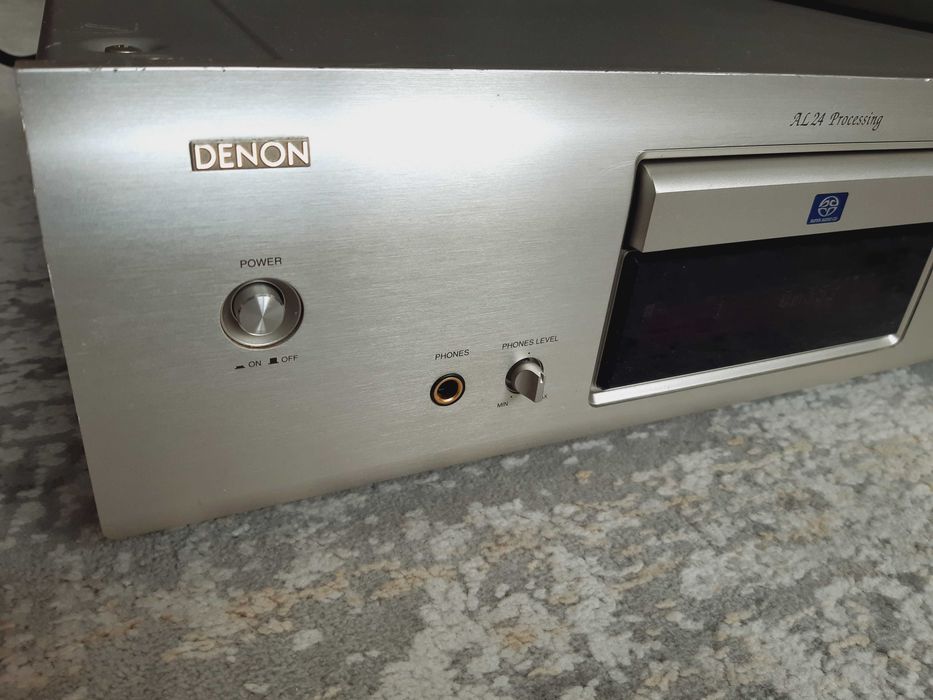 CD/SACD програвач Denon DCD-1500AE
