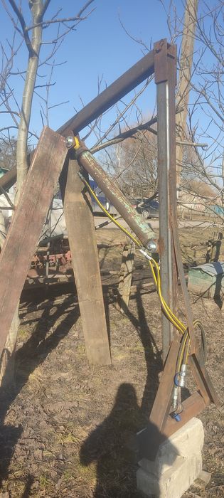 Продам навантажувач на навіску