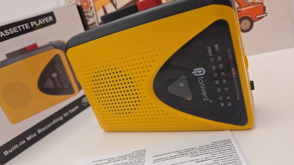 Walkman z radiem i wbudowanym głośnikiem