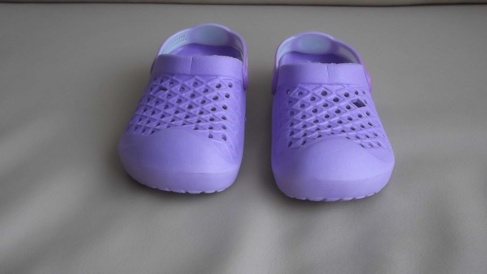 crocs de menina cor lilas